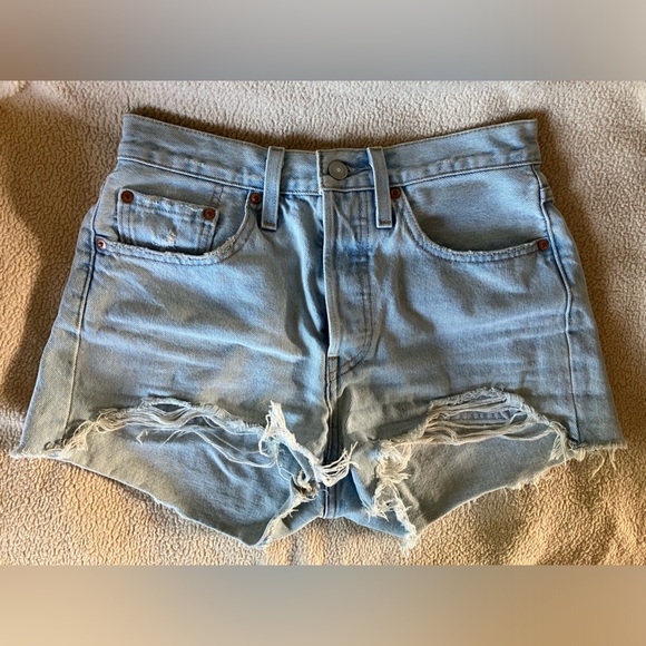 Levi's 501 90s Cut-Off Raw Hem Shorts High Waist - Picture 8 of 9